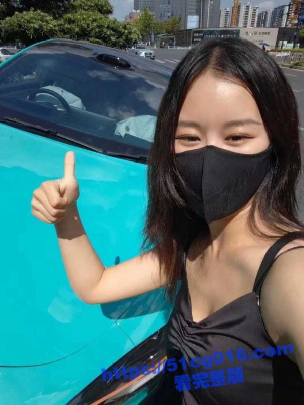 遇事不要慌先发个朋友圈 浙江美女车主开小米SU7冲上花坛先拍照留念-51吃瓜网