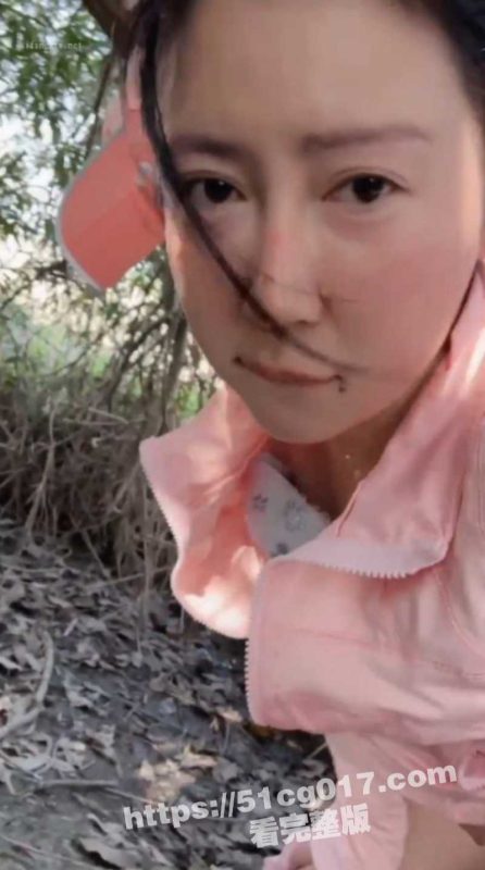 秀人网巨乳 李雅 首次多人4P 被驯化成母狗跪地爬行 舔脚吃鸡撅着肥臀被操的淫叫不停！-51吃瓜网