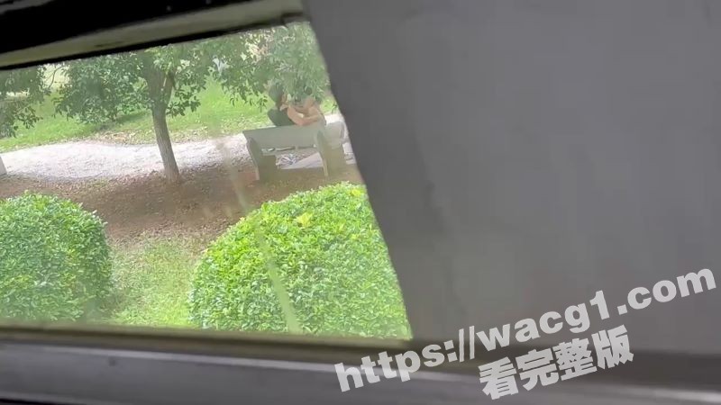 这样的男人留着有何用 情人节不去开房 公园长椅上打野战 是因为野战更刺激吗？-51吃瓜网