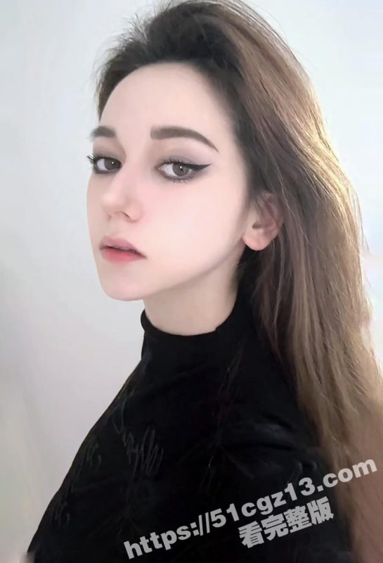 居家监控破解视频 00后超美小姐姐家中淫骚自慰 妈妈差点撞见香艳表演  激情抠弄蜜穴强制高潮-51吃瓜网