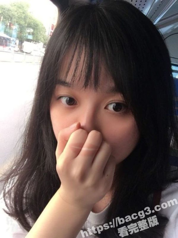 清纯眼镜骚母狗 爱好轻度捆绑SM 露脸口交口水拉丝 被绑在床架玩弄小脚丫 骚气十足！-51吃瓜网