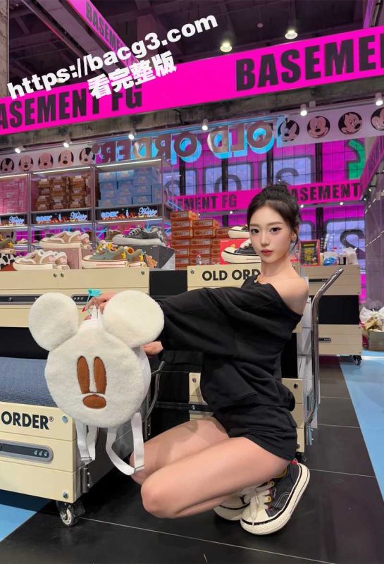 上海名校高材生沦为调教大神专属母狗 三穴齐开无套爆操骚穴嫩肛 调教开发视频曝光-51吃瓜网