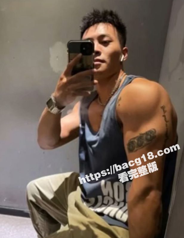 撸铁健身猛男大神 调教极品身材骚母狗 日常跪地口交啪啪 露脸自拍视频流出-51吃瓜网