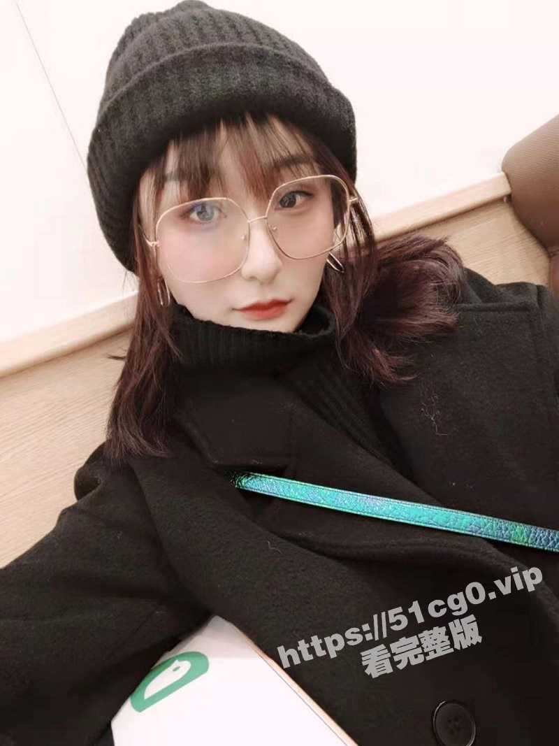 广东已婚人妻办公室文员 韦璇 在丈夫面前端着 只接受客户的调教 在客户目前就是个母狗！ - 51吃瓜网-51吃瓜网